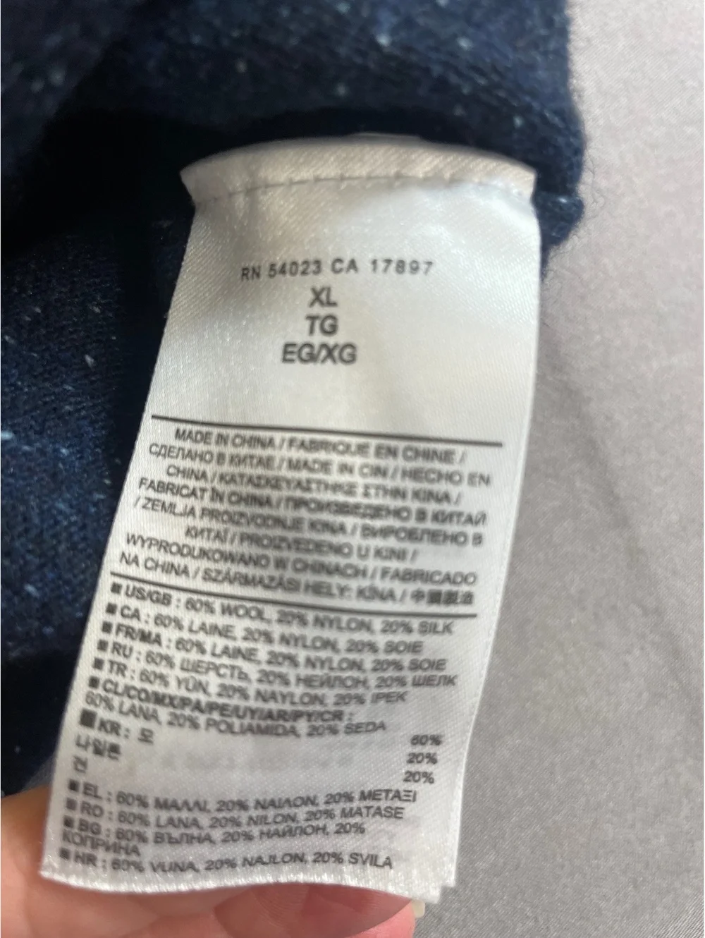 Banana Republic wool/silk blend V neck sweater XL